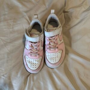 Nike Kids Sneakers in Pink and White